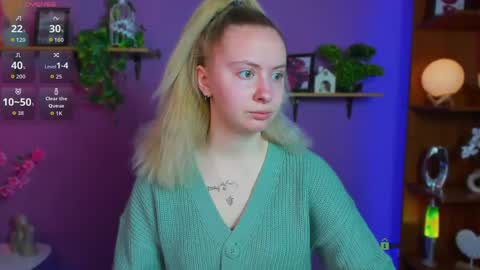 Snapshot of mila_glow chatting on April 2026 06:32:02 PM mila_glow online show from April 2026 06:32:02 PM