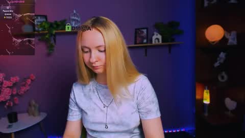 Snapshot of mila_glow chatting on May 2026 07:08:01 PM mila_glow online show from May 2026 07:08:01 PM