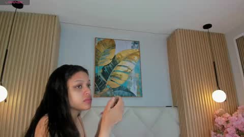mila_hank online show from May 2026 12:20:01 PM
