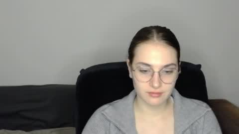 mila_keyy online show from April 2026 08:40:02 PM