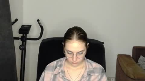 mila_keyy online show from June 2026 09:21:02 PM