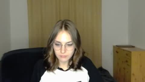 mila_keyy online show from July 2026 09:39:02 PM
