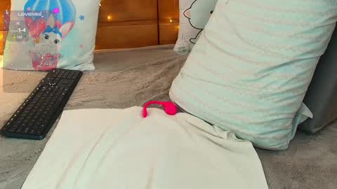 Milena  online show from March 2025 09:18:02 AM