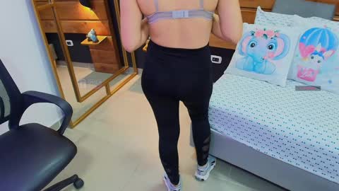 Milena  online show from May 2026 11:18:02 AM
