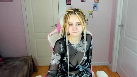 mila_kinor online show from December 2024 01:53:02 AM