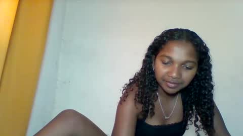mila_lunah online show from April 2026 10:43:01 AM