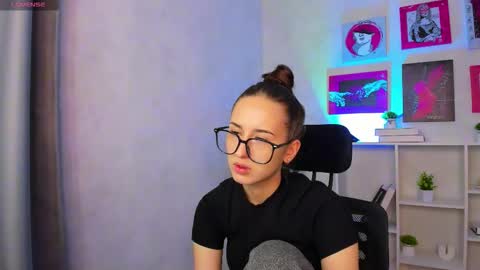 Snapshot of mila_niki chatting on November 2025 02:00:02 AM mila_niki online show from November 2025 02:00:02 AM