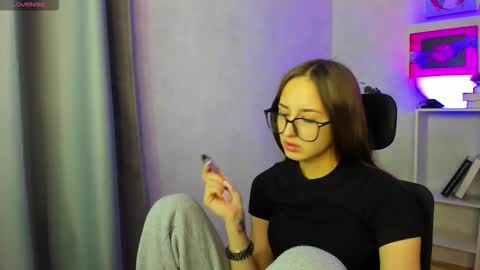 Snapshot of mila_niki chatting on November 2025 01:50:02 AM mila_niki online show from November 2025 01:50:02 AM