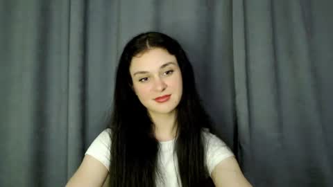 Snapshot of mila_rossee chatting on July 2026 05:45:01 PM Mila online show from July 2026 05:45:01 PM