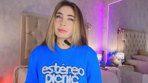 Snapshot of mila_smirnovavk chatting on March 2026 03:54:02 AM MILA online show from March 2026 03:54:02 AM