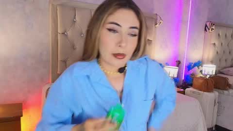Snapshot of mila_smirnovavk chatting on March 2026 04:06:01 AM MILA online show from March 2026 04:06:01 AM