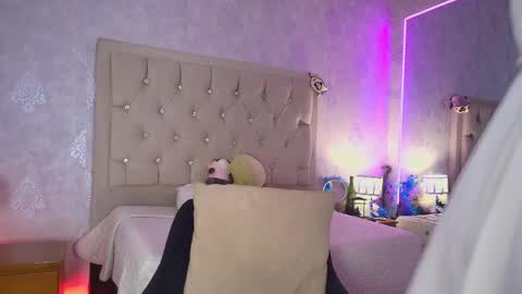 Snapshot of mila_smirnovavk chatting on March 2026 04:34:02 AM MILA online show from March 2026 04:34:02 AM