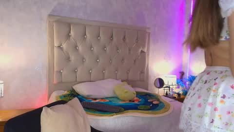 Snapshot of mila_smirnovavk chatting on April 2026 03:53:01 AM MILA online show from April 2026 03:53:01 AM