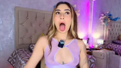 Snapshot of mila_smirnovavk chatting on May 2026 03:57:01 AM MILA online show from May 2026 03:57:01 AM