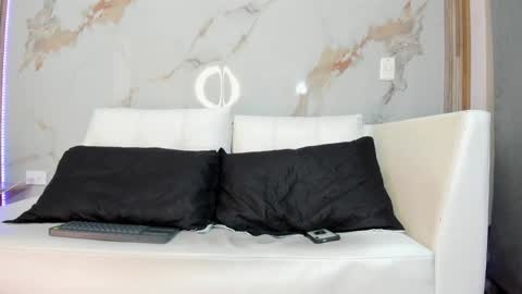          online show from January 2025 09:24:01 PM