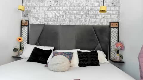 Snapshot of milaaadams chatting on September 2025 10:08:02 AM mila online show from September 2025 10:08:02 AM