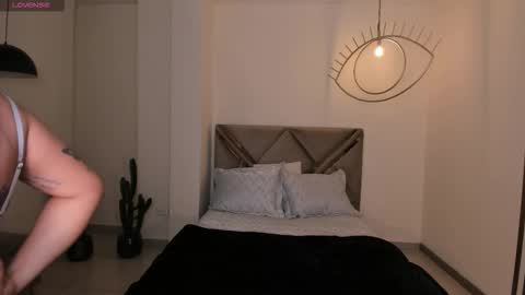 Snapshot of milacoleman chatting on September 2025 02:00:02 AM Mila online show from September 2025 02:00:02 AM