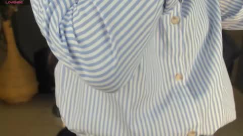 Snapshot of milacoleman chatting on October 2025 04:33:01 AM Mila online show from October 2025 04:33:01 AM