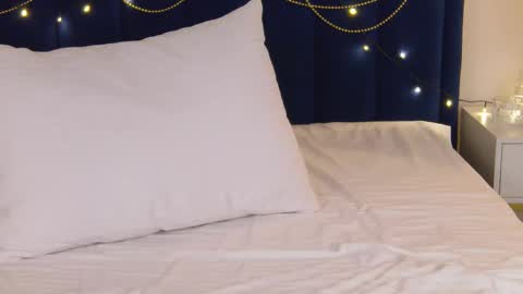 Snapshot of milademies chatting on February 2025 06:10:02 AM Miss Cutie online show from February 2025 06:10:02 AM