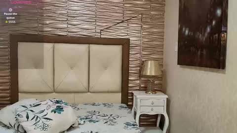 miladiosa online show from April 2026 11:49:02 AM