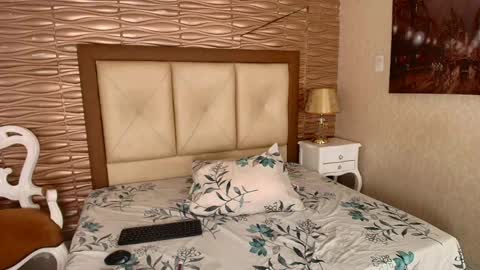 miladiosa online show from May 2026 12:56:01 PM