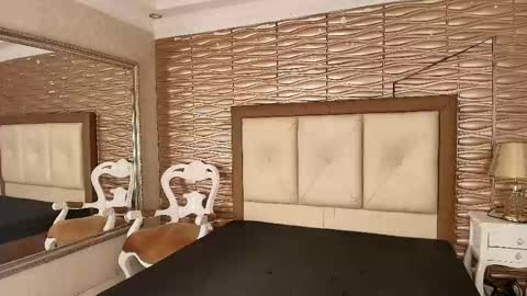 miladiosa online show from May 2026 12:21:02 PM