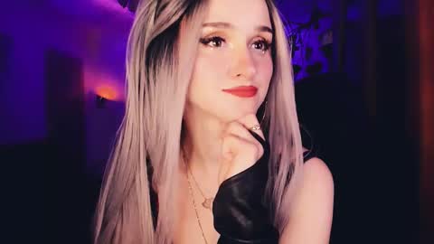 Snapshot of miladyjolie chatting on September 2025 03:17:01 AM MiladyJolie online show from September 2025 03:17:01 AM