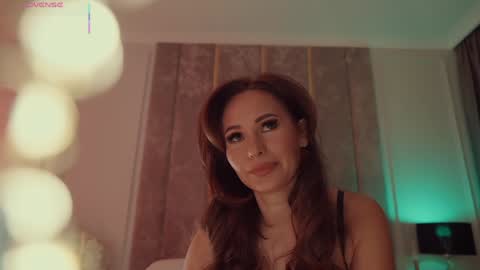 Snapshot of miladystarlight chatting on October 2025 04:15:02 PM online show from October 2025 04:15:02 PM