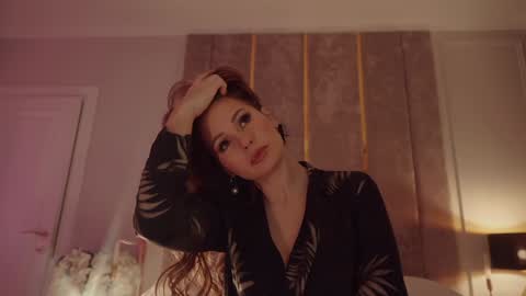        online show from December 2025 05:42:02 PM