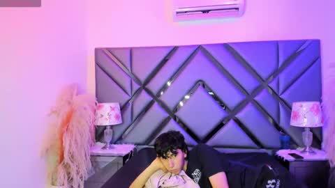 Snapshot of milan_lewiss chatting on February 2026 12:26:01 PM milan_lewiss online show from February 2026 12:26:01 PM