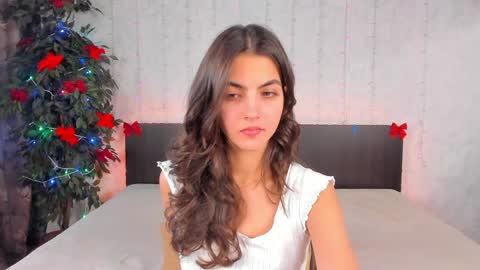 Snapshot of milana_crystal_ chatting on December 2024 08:11:02 AM Milana online show from December 2024 08:11:02 AM