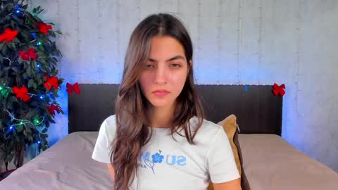 Snapshot of milana_crystal_ chatting on January 2025 11:19:02 AM Milana online show from January 2025 11:19:02 AM