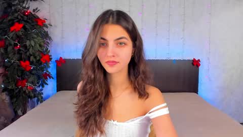 Snapshot of milana_crystal_ chatting on January 2025 08:14:01 AM Milana online show from January 2025 08:14:01 AM