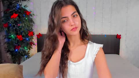 Snapshot of milana_crystal_ chatting on January 2025 11:22:01 AM Milana online show from January 2025 11:22:01 AM