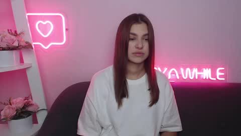 Snapshot of milanaangelas chatting on December 2024 06:00:01 AM milanaangelas online show from December 2024 06:00:01 AM