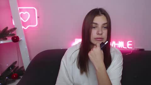 Snapshot of milanaangelas chatting on December 2024 10:49:01 AM milanaangelas online show from December 2024 10:49:01 AM