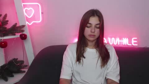 Snapshot of milanaangelas chatting on December 2024 10:03:02 AM milanaangelas online show from December 2024 10:03:02 AM