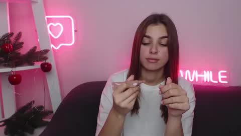 Snapshot of milanaangelas chatting on December 2024 02:10:01 PM milanaangelas online show from December 2024 02:10:01 PM