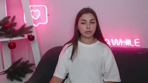 Snapshot of milanaangelas chatting on December 2024 05:53:01 AM milanaangelas online show from December 2024 05:53:01 AM