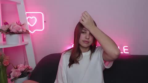 Snapshot of milanaangelas chatting on January 2025 02:25:02 PM milanaangelas online show from January 2025 02:25:02 PM