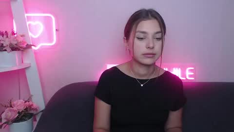 Snapshot of milanaangelas chatting on January 2025 05:56:01 AM milanaangelas online show from January 2025 05:56:01 AM