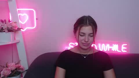 Snapshot of milanaangelas chatting on January 2025 08:57:02 AM milanaangelas online show from January 2025 08:57:02 AM