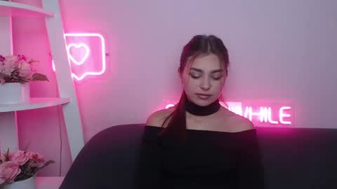 Snapshot of milanaangelas chatting on January 2025 05:51:02 AM milanaangelas online show from January 2025 05:51:02 AM