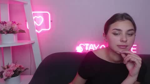 Snapshot of milanaangelas chatting on January 2025 08:54:02 AM milanaangelas online show from January 2025 08:54:02 AM