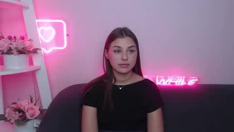 Snapshot of milanaangelas chatting on February 2025 05:58:01 AM milanaangelas online show from February 2025 05:58:01 AM