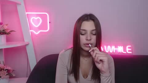 Snapshot of milanaangelas chatting on February 2025 05:37:01 PM milanaangelas online show from February 2025 05:37:01 PM