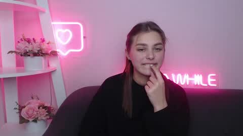 Snapshot of milanaangelas chatting on February 2025 02:30:01 PM milanaangelas online show from February 2025 02:30:01 PM