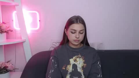 Snapshot of milanaangelas chatting on October 2025 07:55:01 PM milanaangelas online show from October 2025 07:55:01 PM