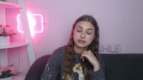 Snapshot of milanaangelas chatting on October 2025 12:37:02 PM milanaangelas online show from October 2025 12:37:02 PM