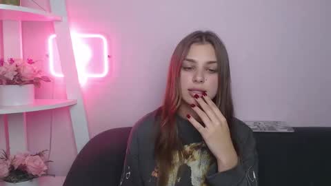 Snapshot of milanaangelas chatting on October 2025 05:52:01 PM milanaangelas online show from October 2025 05:52:01 PM